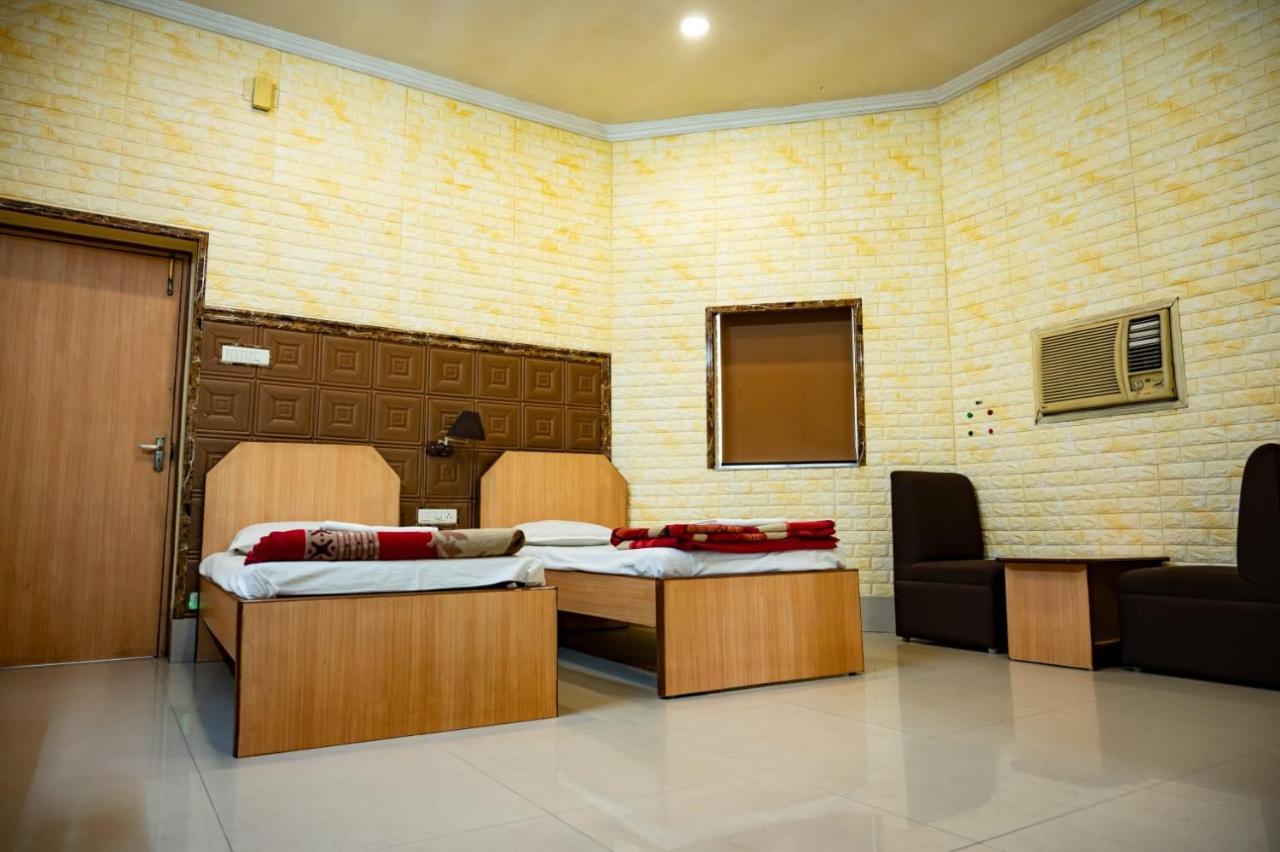 Hotel Komala Vilas コルカタ エクステリア 写真