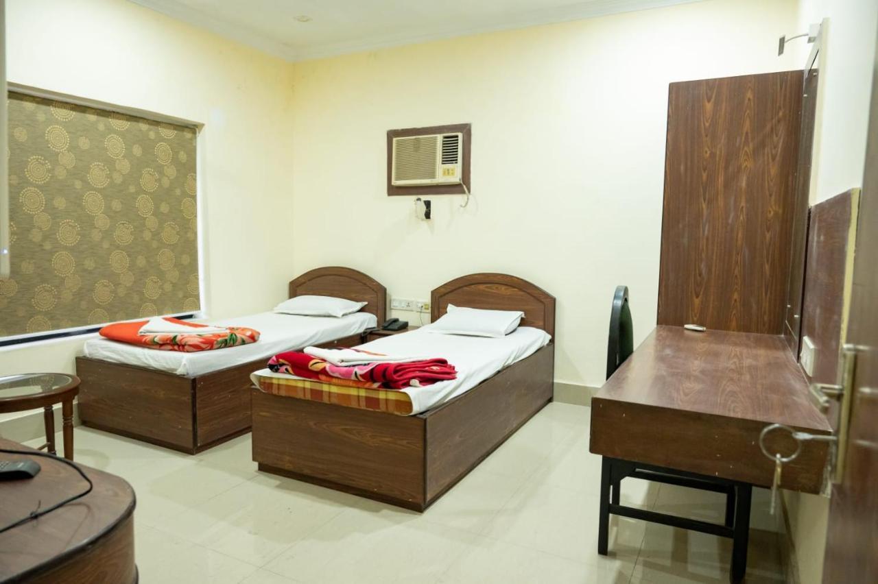 Hotel Komala Vilas コルカタ エクステリア 写真